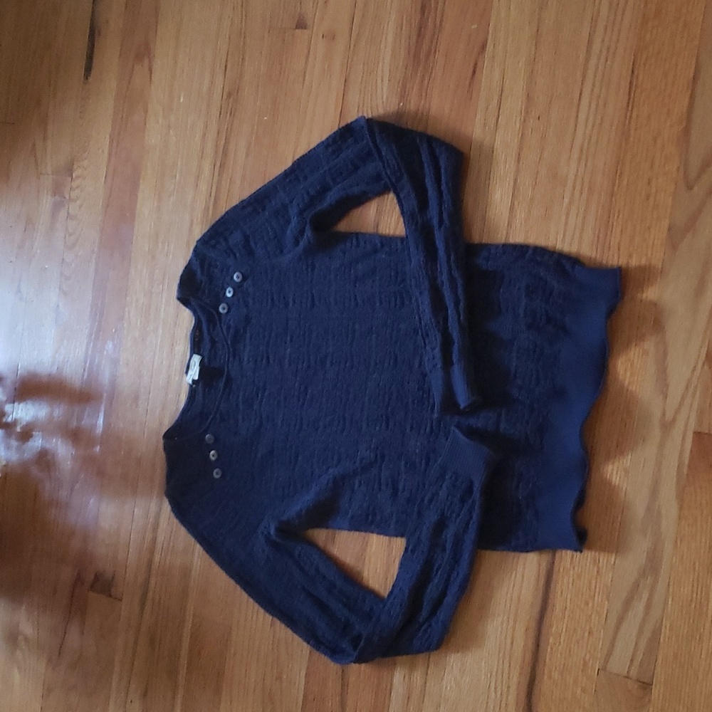 Lucky Brand dark blue women's XS shirt Crochet like design sweater